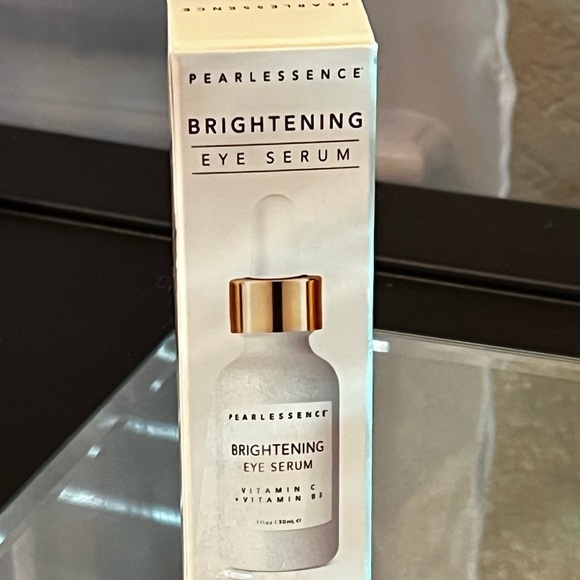 Pearlessence Brightening EYE SERUM with Vitamin C & B3. Brand new in box 1 oz - Picture 2 of 4
